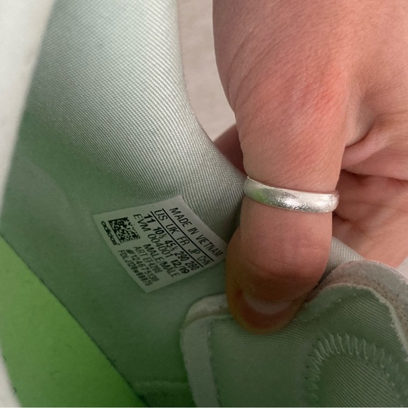 Adidas Ozweego lime and beige sneakers - Picture 3 of 7